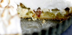 Tarte à la rhubarbe meringuée